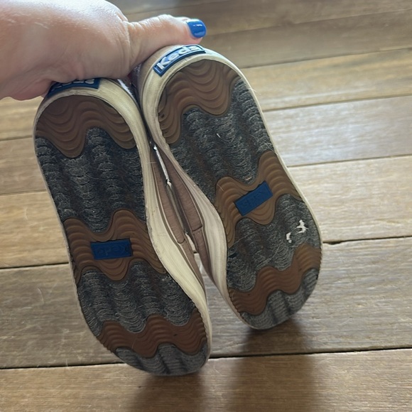 Women’s tan Keds size 7 - Picture 4 of 5